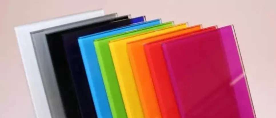 میزهای شیشه ای رنگی